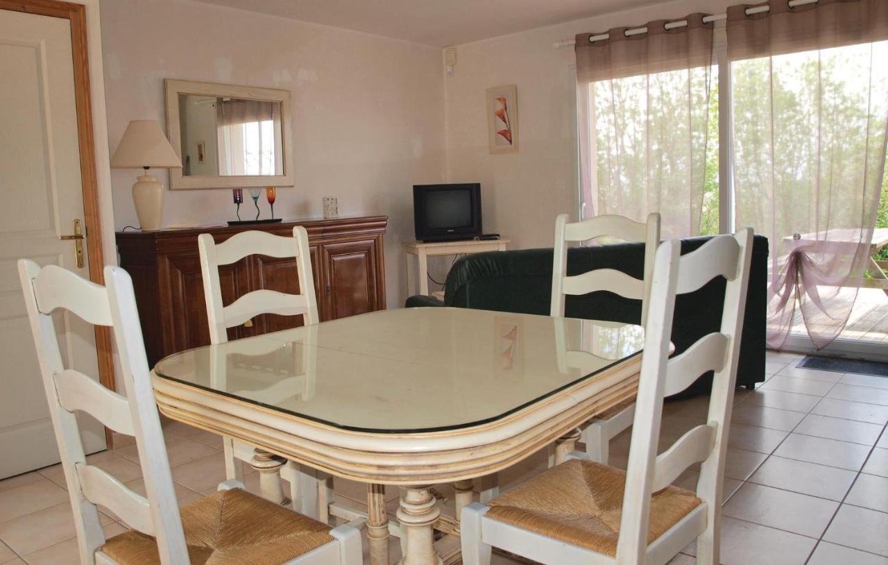 2 Bedroom Nice Home In Plestin Les Greves Exterior foto
